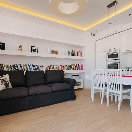 Modern Apartment Across The Ponds Varsovie Extérieur photo