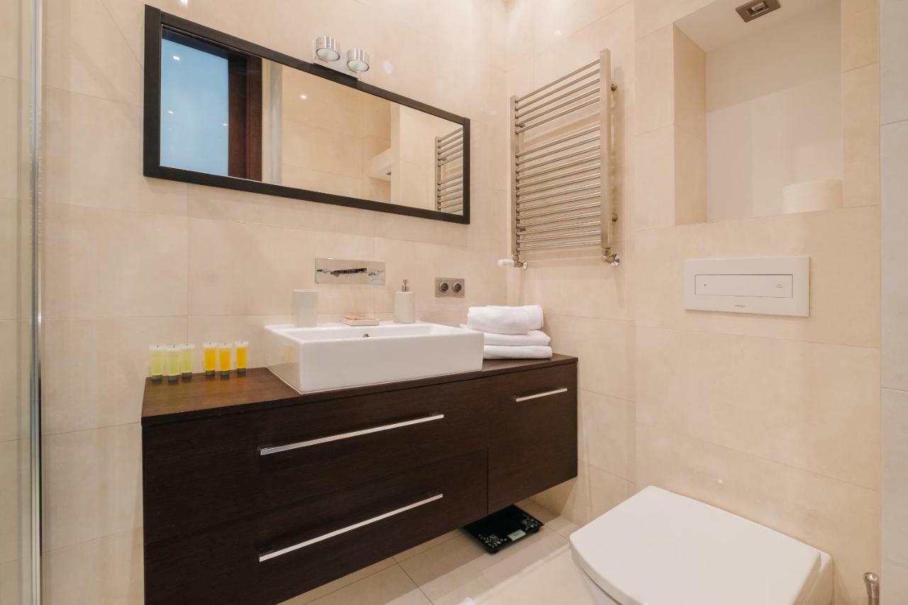 Modern Apartment Across The Ponds Varsovie Extérieur photo