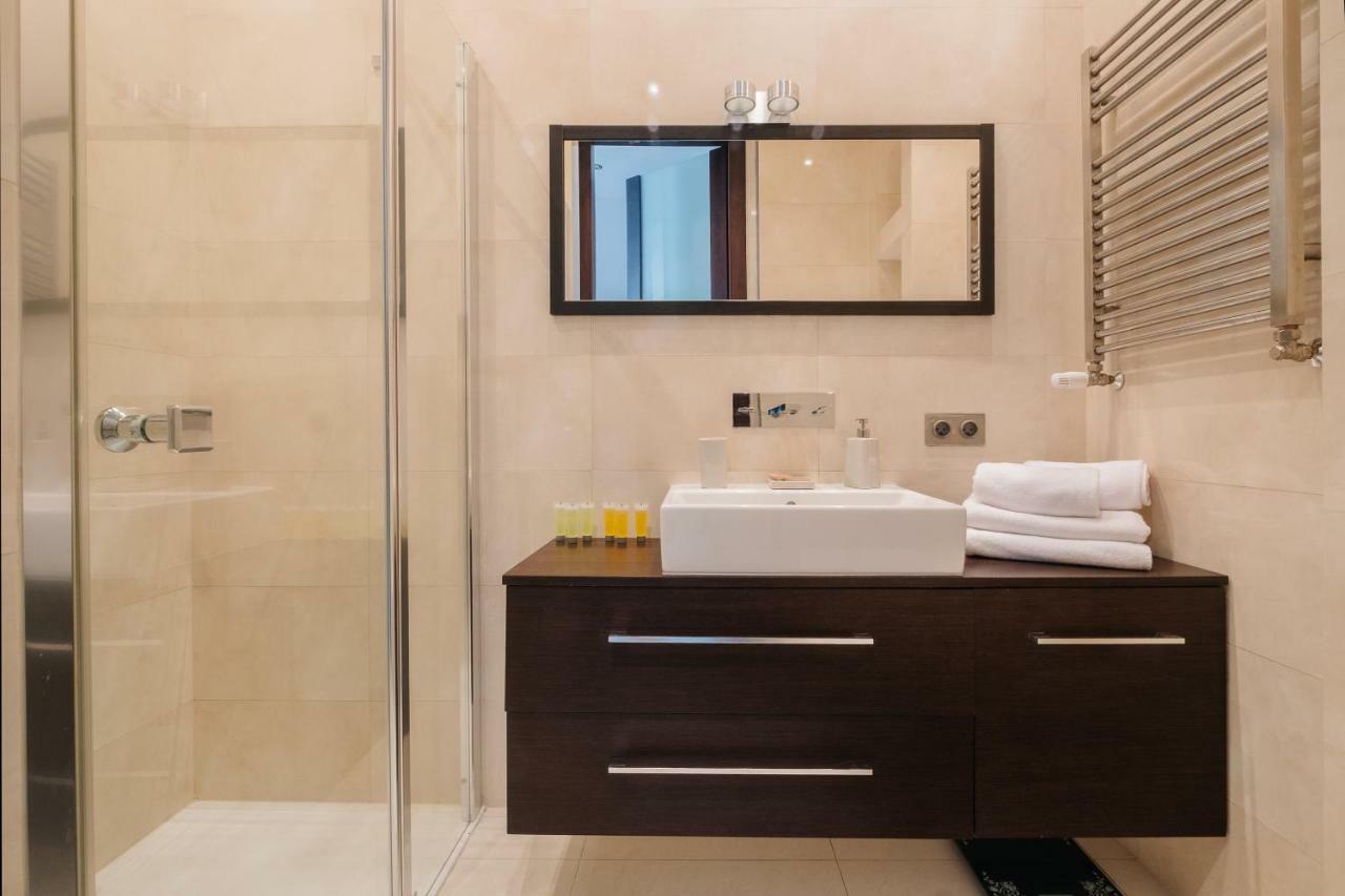 Modern Apartment Across The Ponds Varsovie Extérieur photo