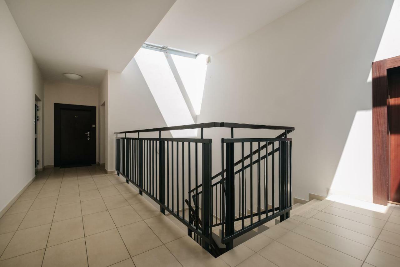 Modern Apartment Across The Ponds Varsovie Extérieur photo