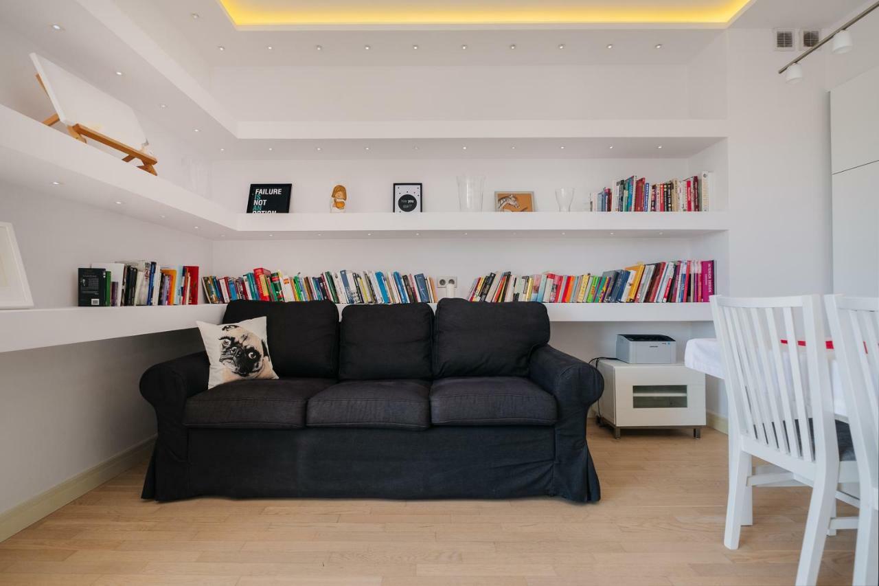 Modern Apartment Across The Ponds Varsovie Extérieur photo