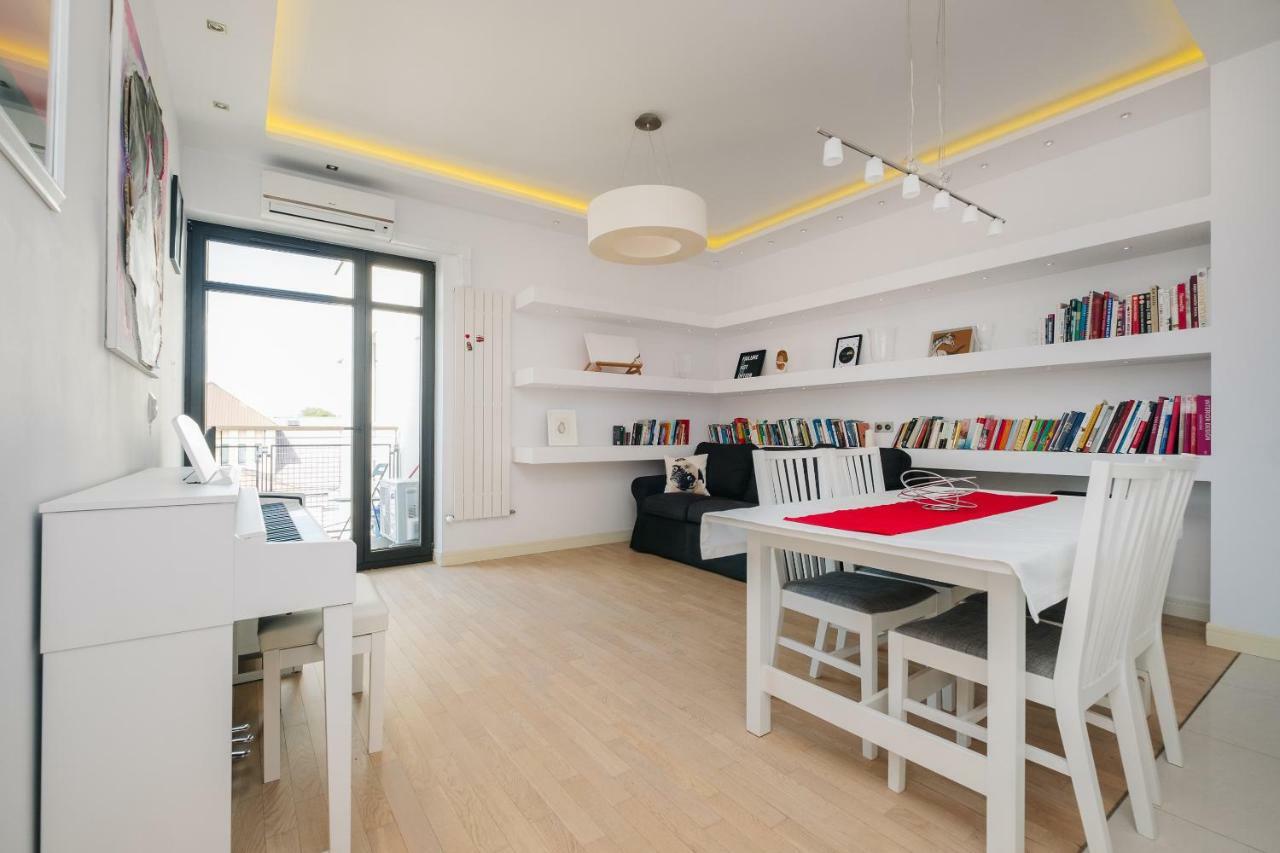 Modern Apartment Across The Ponds Varsovie Extérieur photo