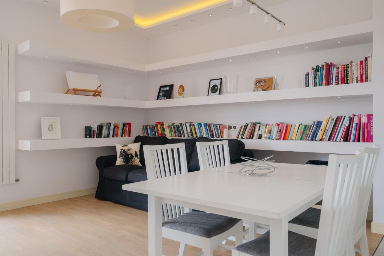Modern Apartment Across The Ponds Varsovie Extérieur photo