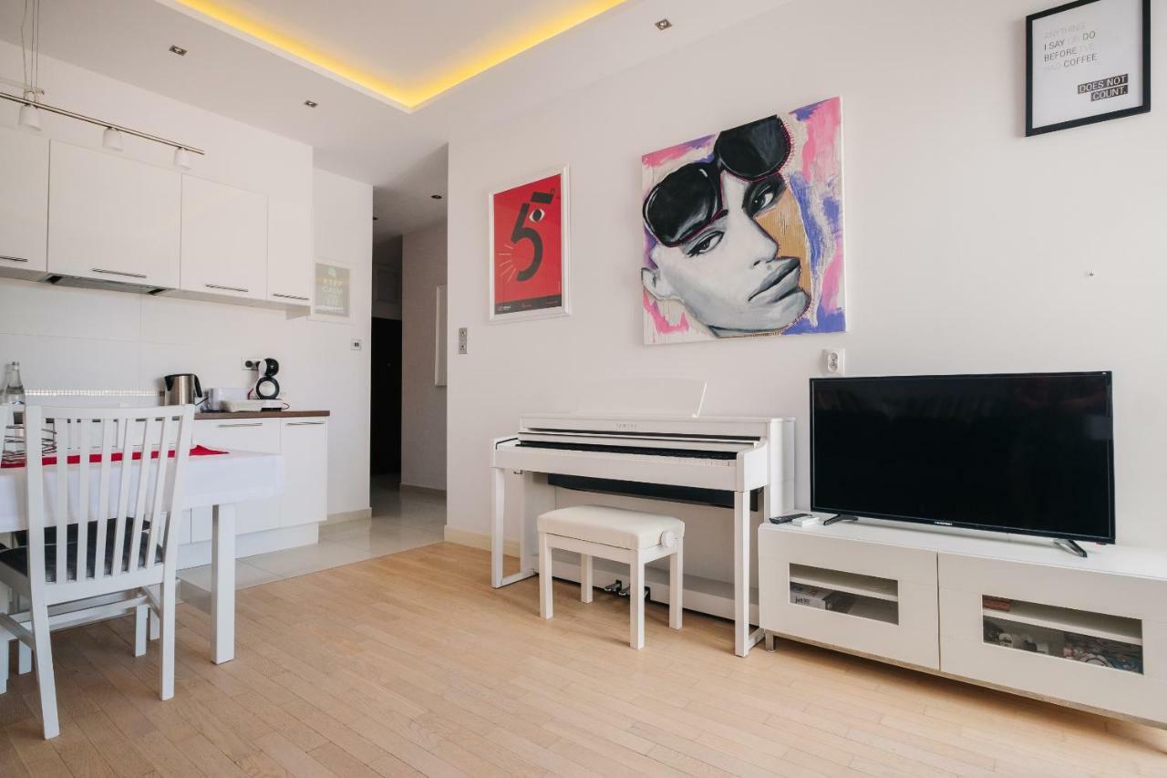Modern Apartment Across The Ponds Varsovie Extérieur photo