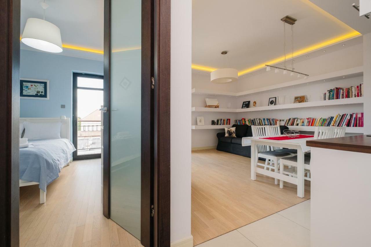 Modern Apartment Across The Ponds Varsovie Extérieur photo