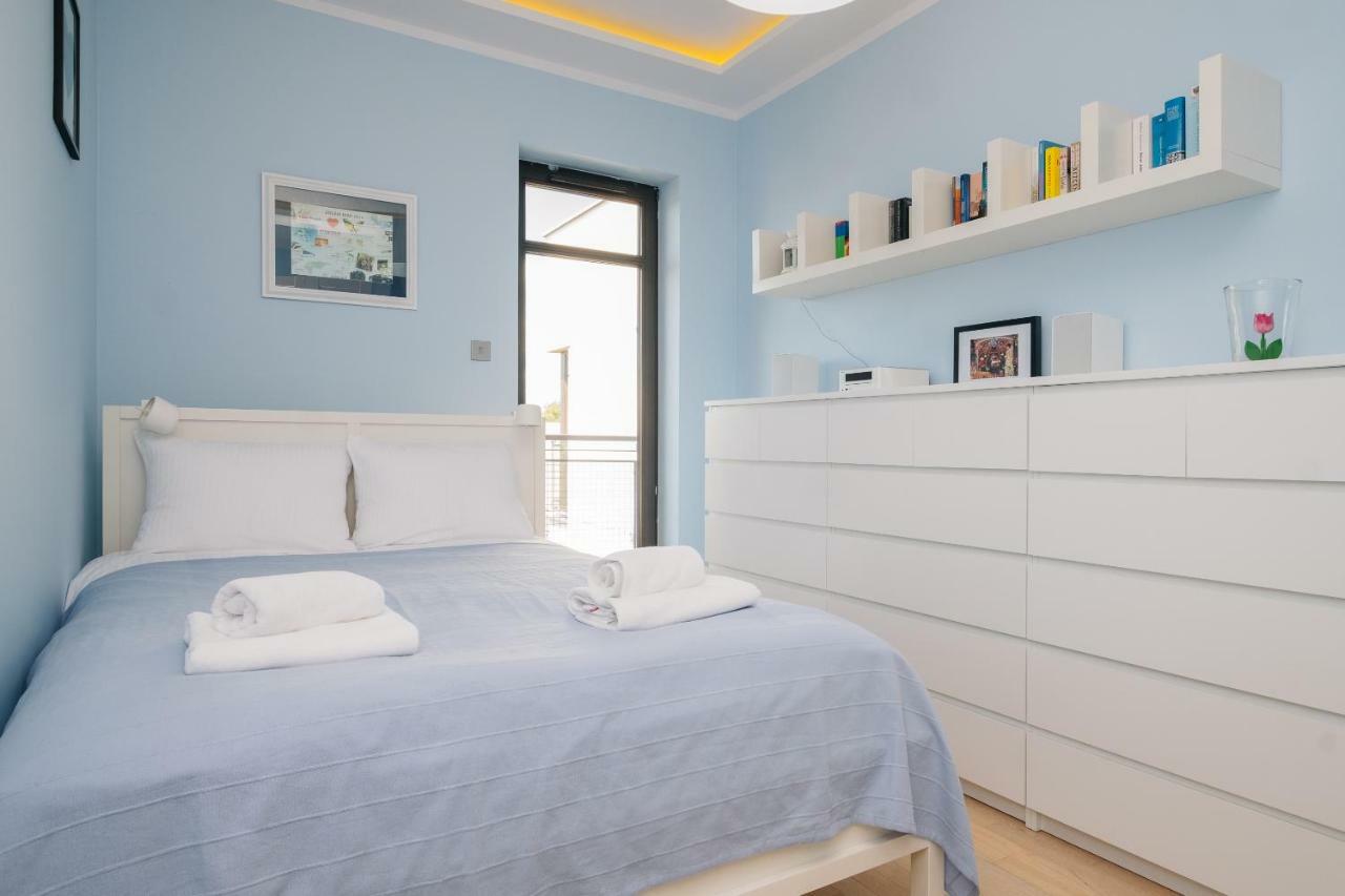 Modern Apartment Across The Ponds Varsovie Extérieur photo